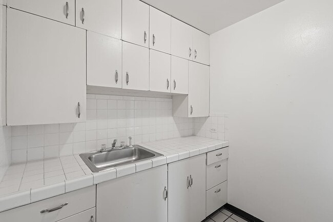 Building Photo - Villa Wynanda