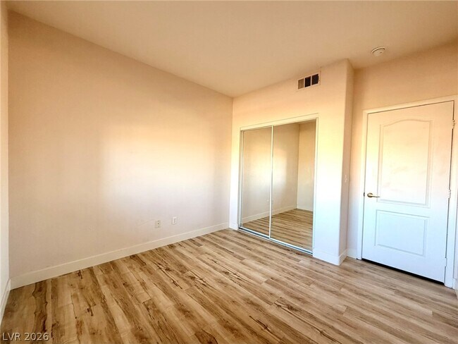 Building Photo - 9901 Trailwood Dr