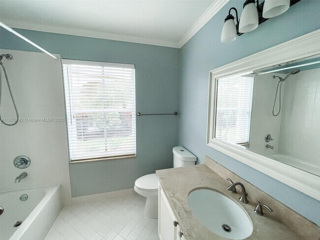 Building Photo - 686 Maplewood Ct