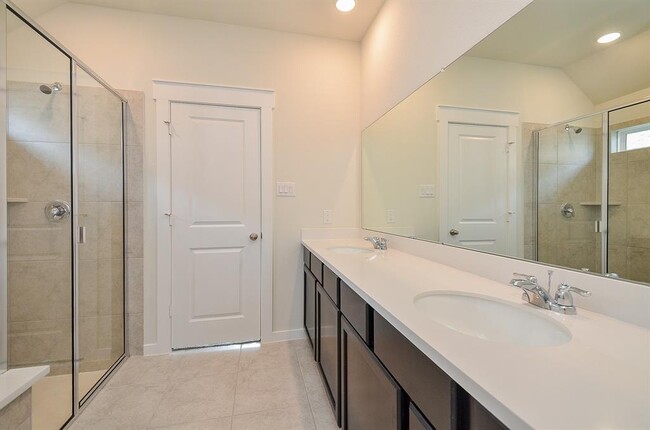 Building Photo - 4656 Peony Grn Dr