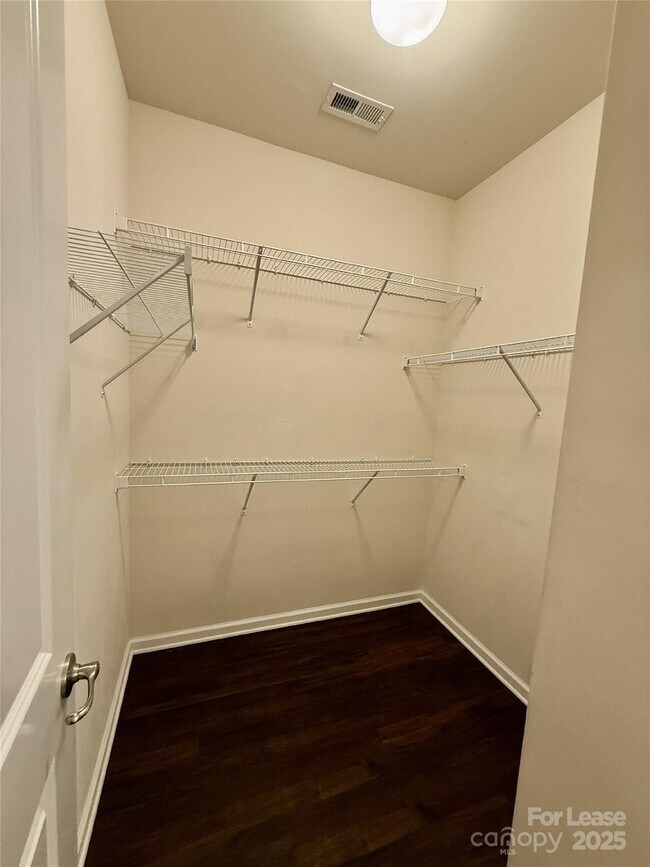 Building Photo - 9516 Birkwood Ct