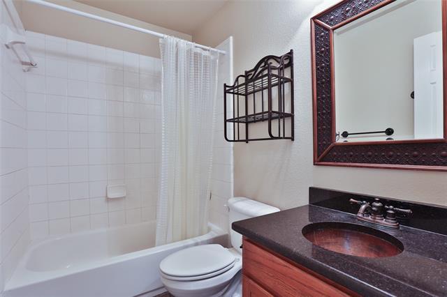 Building Photo - 809 Robbin Cir