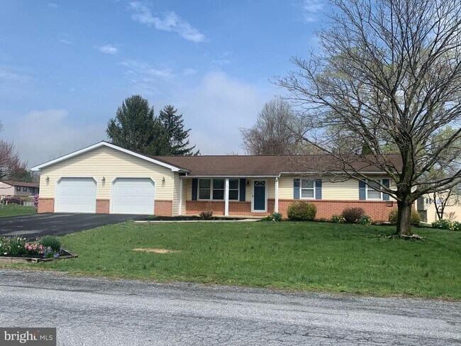 Building Photo - 110 Beech Ln