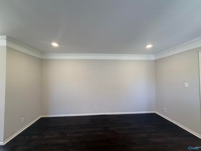 Building Photo - 8711 Edgehill Dr SE