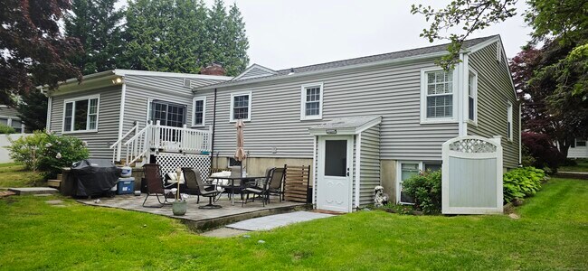 Building Photo - 150 Old Town Dr