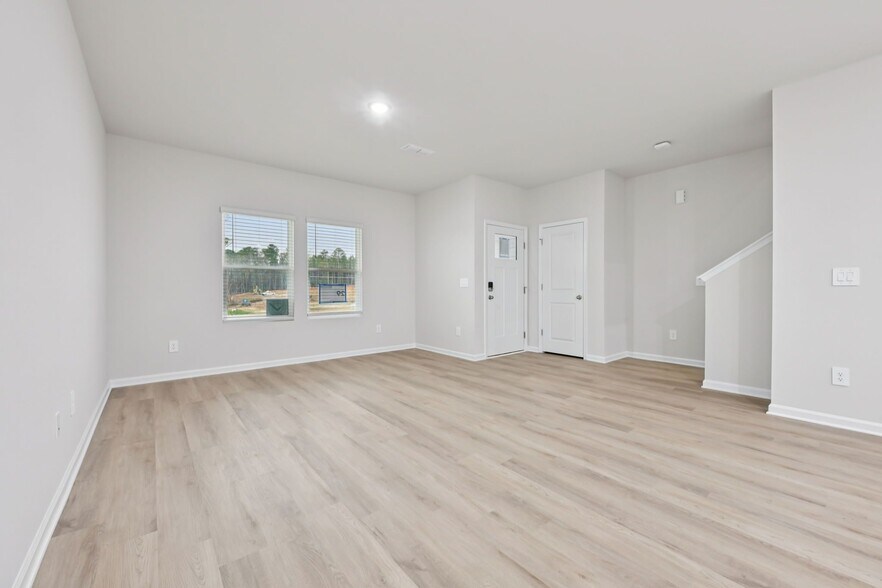 Building Photo - 723 Chandler Stone Dr