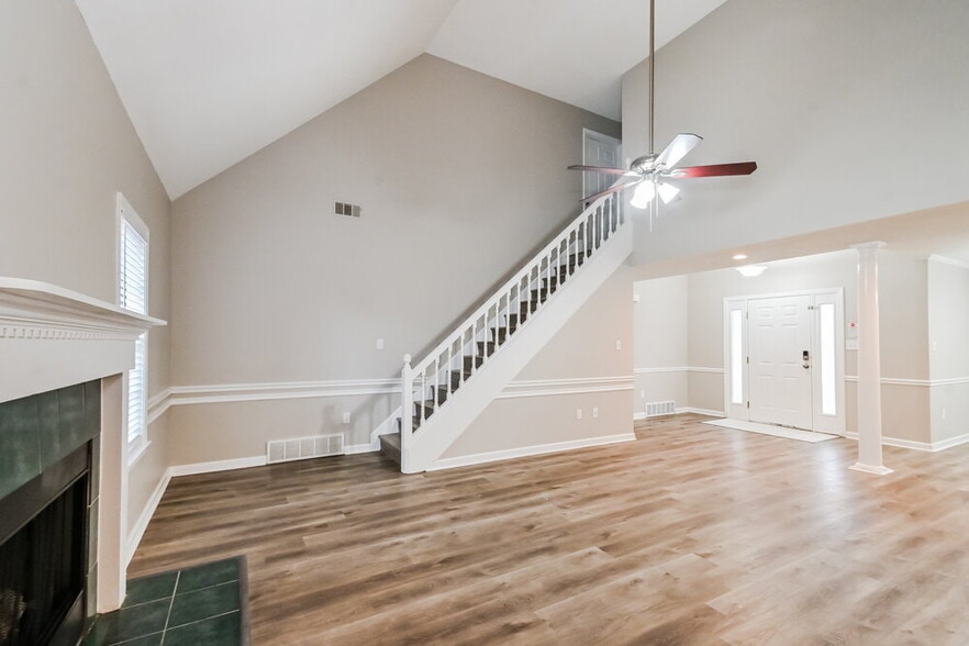 Building Photo - 3580 Brandon Ln