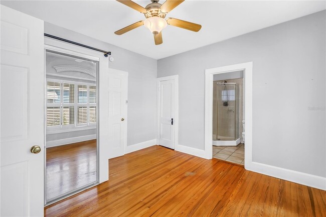 Building Photo - 116 16th Ave SE