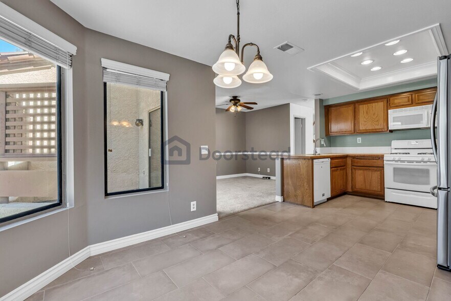 Building Photo - 1 Deerpath Pl