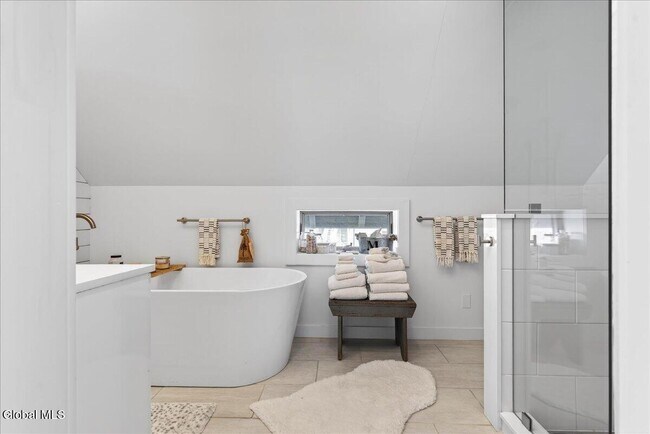 Building Photo - 5 Swanner Ln