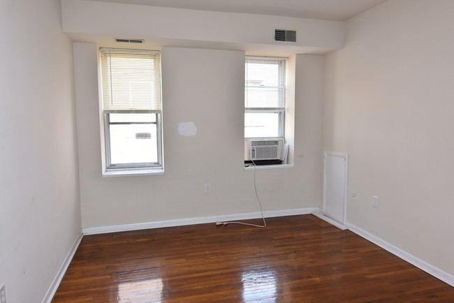 Building Photo - 4414 Walnut St