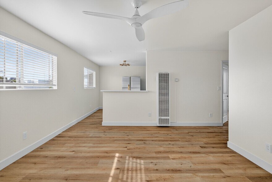 Building Photo - 921 Alamitos Ave