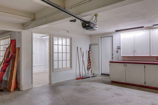 Building Photo - 26721 Sierra Vista