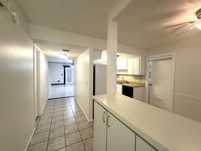 Building Photo - 4589 Lighthouse Cir