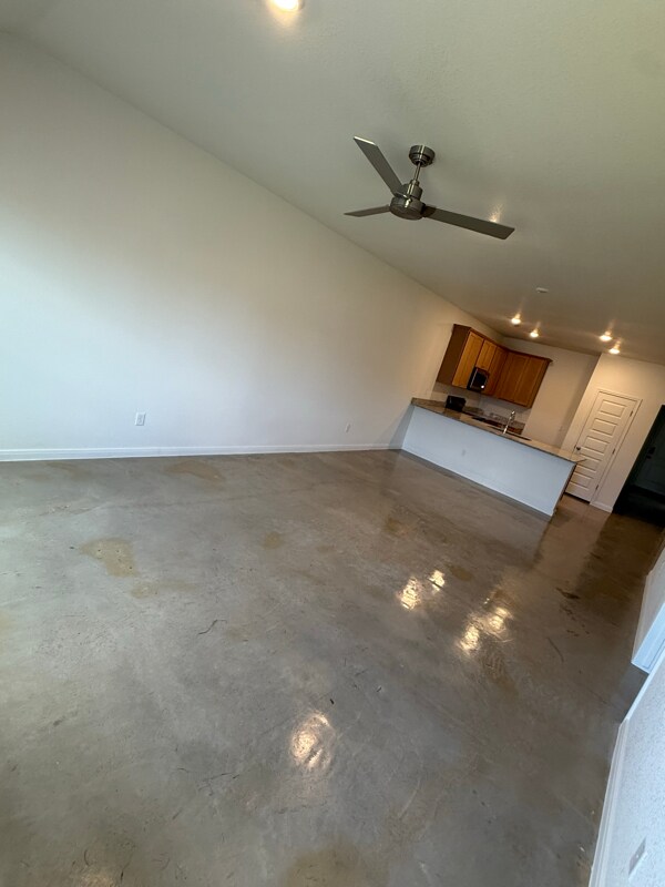 Building Photo - 912 Cherry Laurel Ln