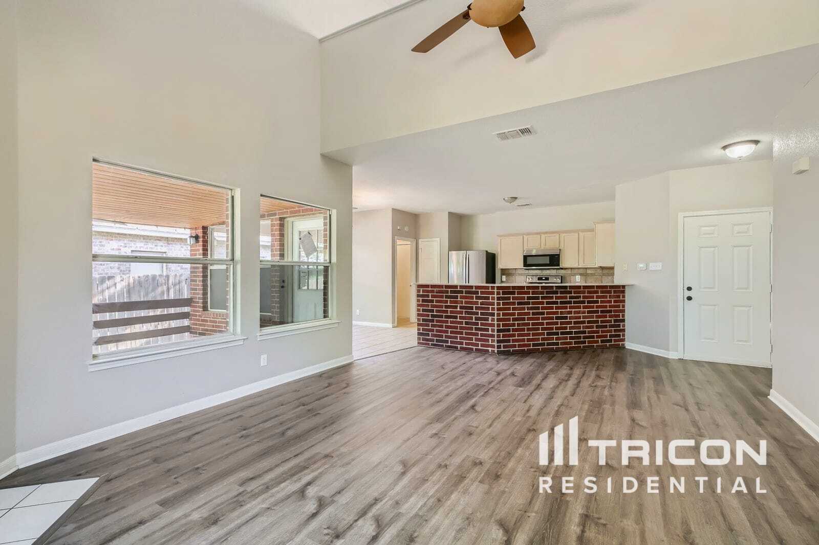 Building Photo - 12430 Canyon Ct