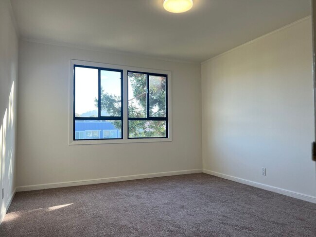 Building Photo - 1342