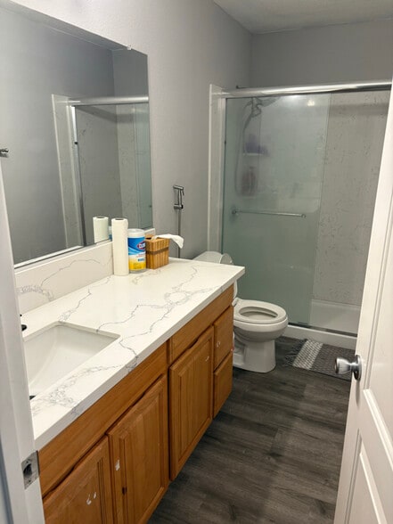 Building Photo - 8653 Danridge Dr