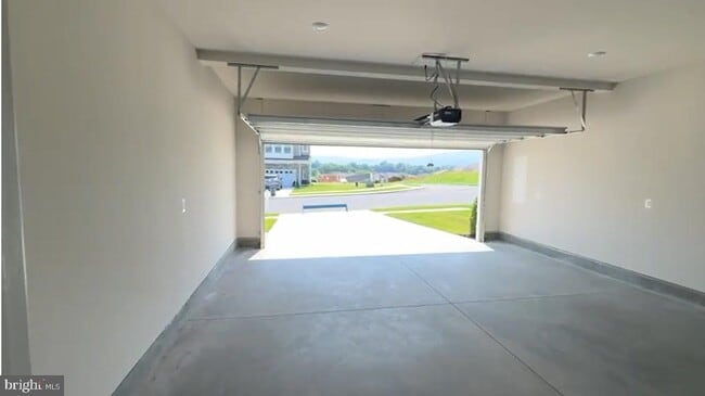 Building Photo - 424 Abigail Ave