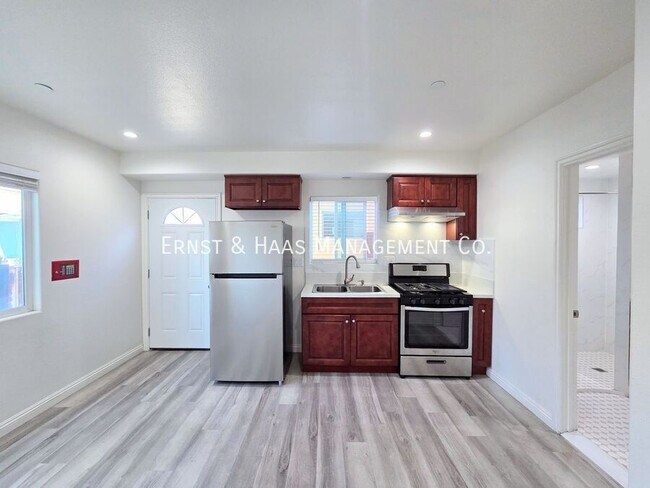 Primary Photo - 1759 Cerritos Ave