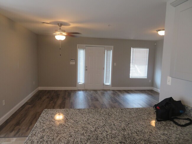 Building Photo - Available Fall 2026  12 month lease /  2 rooms available for rent (full use of in-unit laundry, k...