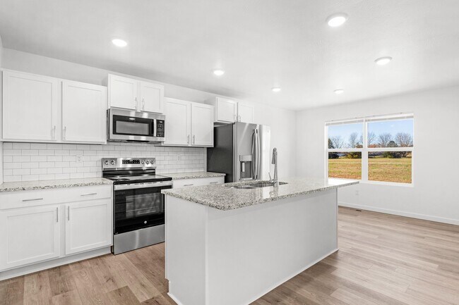 Building Photo - 804 S Lambert Cir