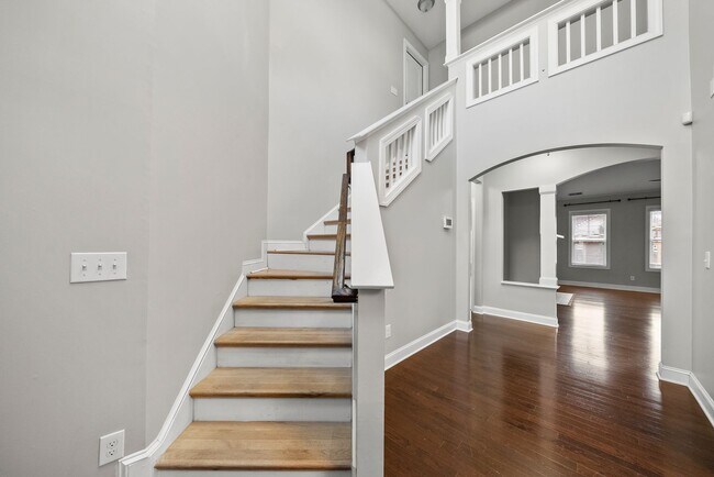 Building Photo - 3532 Bunting Dr