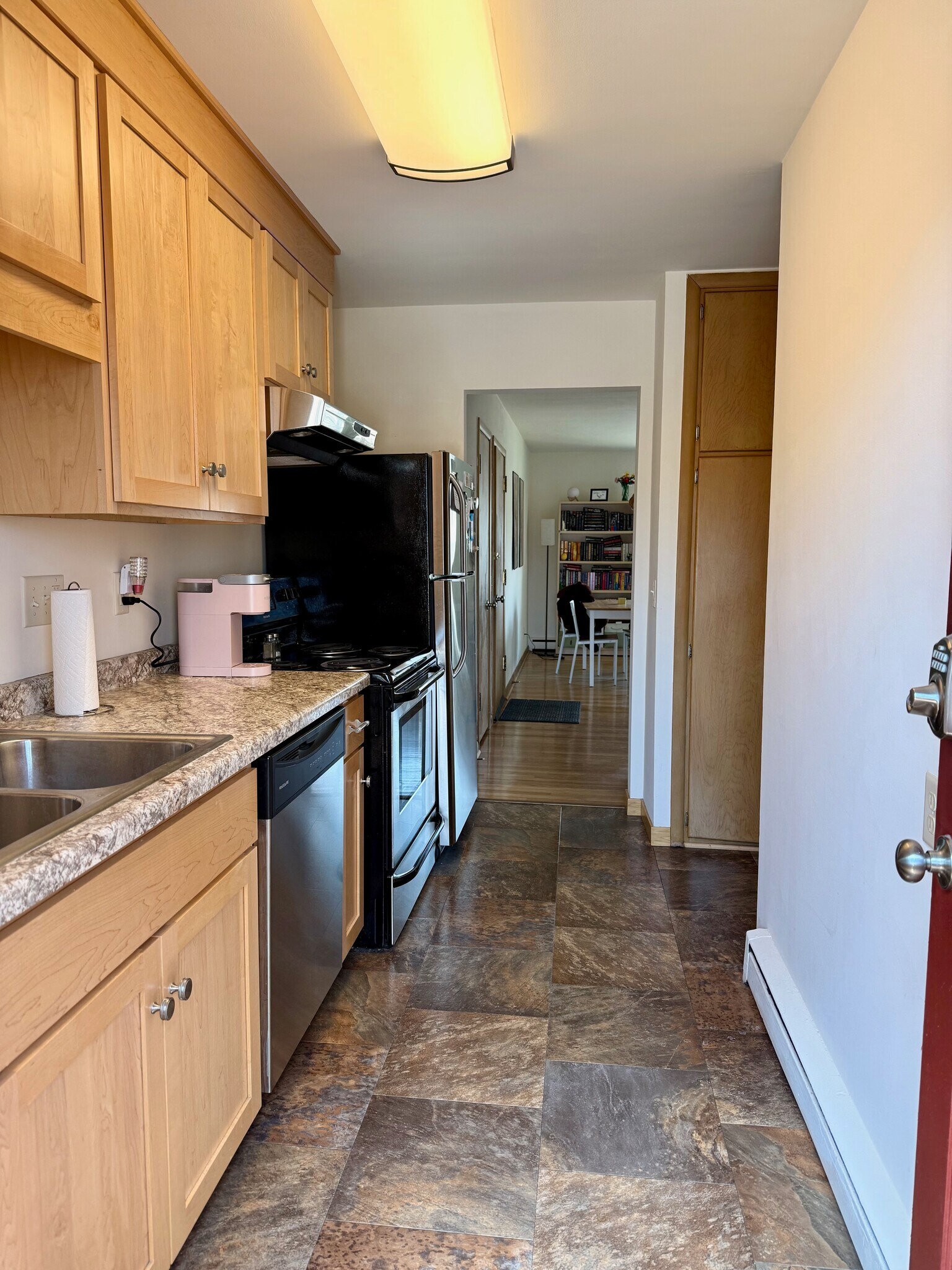 Building Photo - 501 Shepard Ter