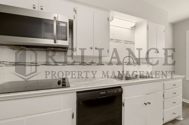 Building Photo - 730 N Chipper Ln