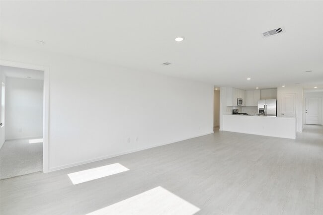 Building Photo - 16818 Great Highlands Dr