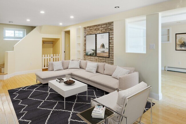 Building Photo - 22 Embassy Rd