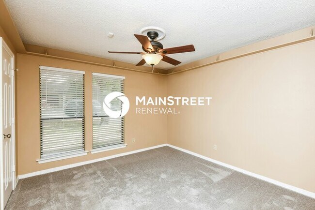 Building Photo - 4 Bedroom Pet-Friendly Home in Arlington, TX with Main Street Renewal