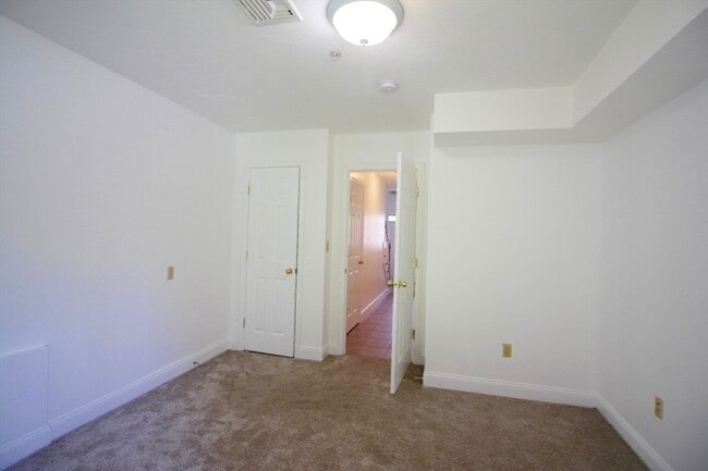 Building Photo - 36 Columbia Ave