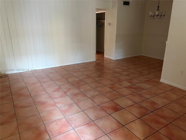 Building Photo - 255 Sunrise Dr