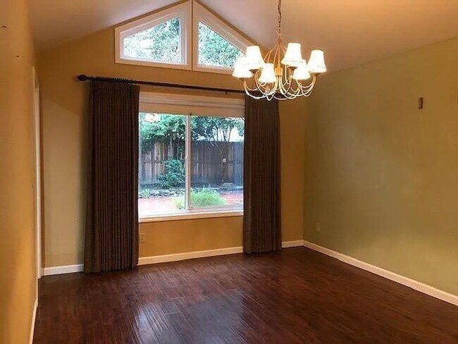 Building Photo - Large 4 Bed 3 BAth home for rent in Lakeshore - Lodi