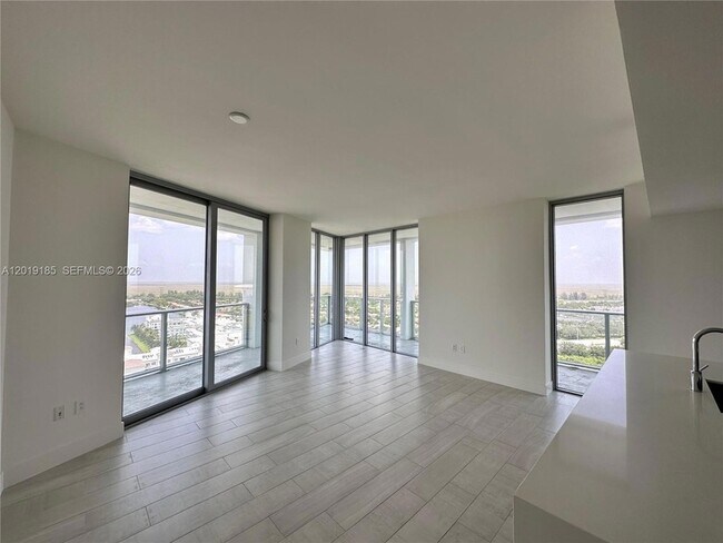 Building Photo - 2000 Metropica Wy