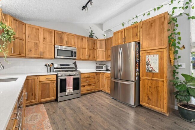 Building Photo - 2481 Nyssa Dr