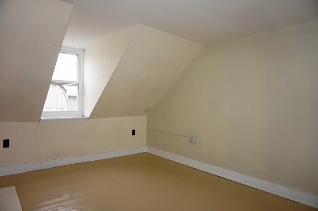 Building Photo - Charming 2 Bedroom Townhome in Upper Fells...