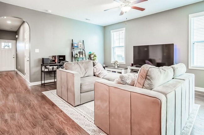 Building Photo - 3-Bedroom Townhome with Garage in Holly Ridge