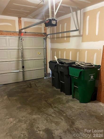 Building Photo - 10913 Princeton Village Dr