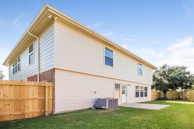 Building Photo - 18114 Shady Cypress Ln