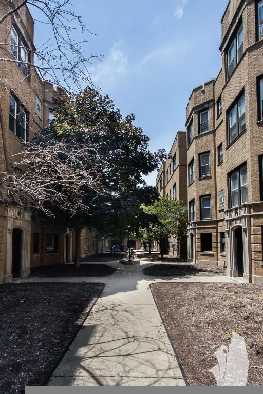 Building Photo - 3928 N Pine Grove Ave