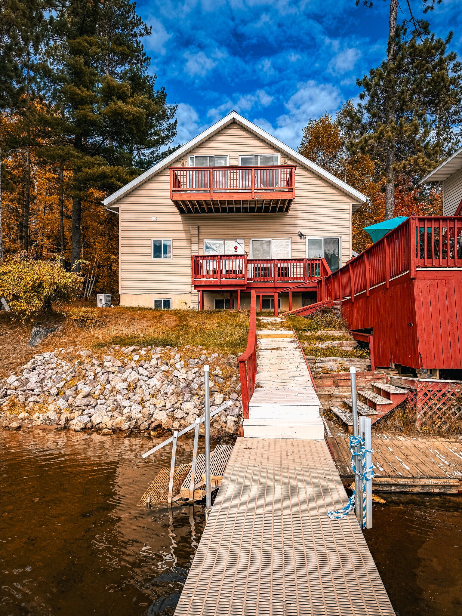 Building Photo - 440 S Peninsula Ln