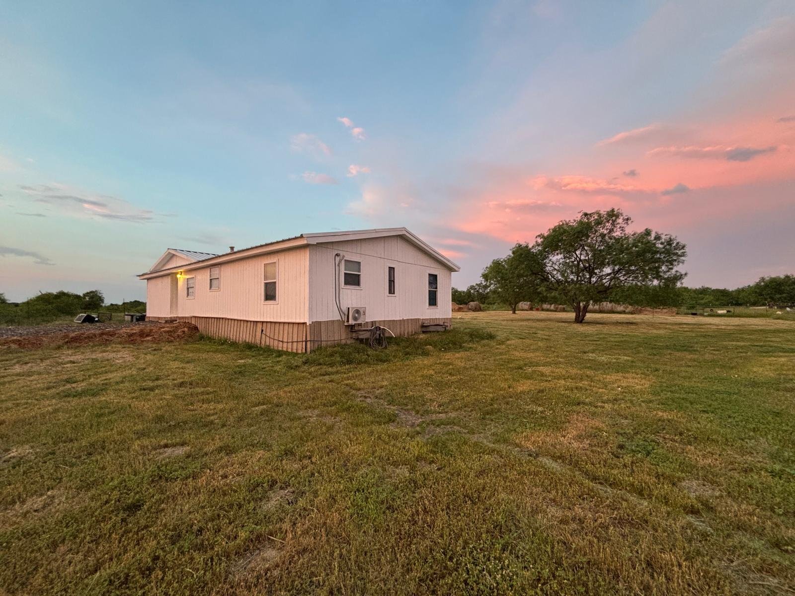 Building Photo - 13349 Friendship Rd