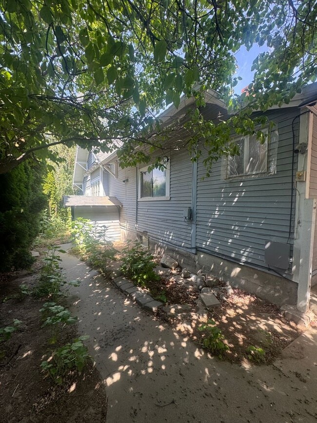 Building Photo - Non-Refundable & Security Deposit Total: $...