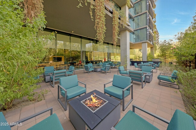 Building Photo - 7120 E Kierland Blvd