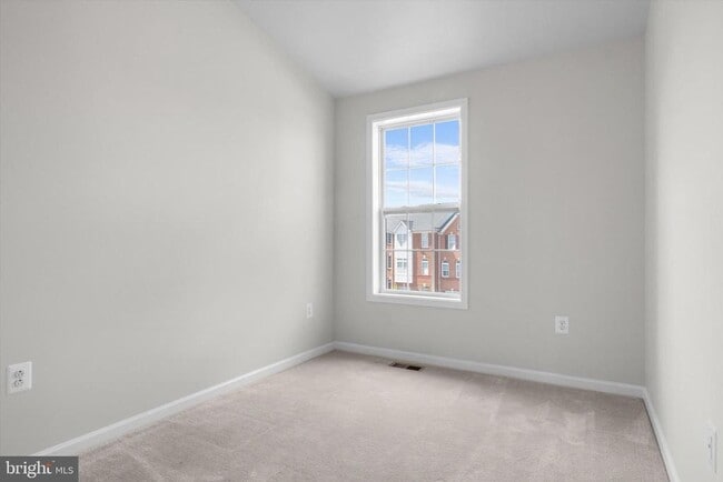 Building Photo - 43187 Loudoun Reserve Dr