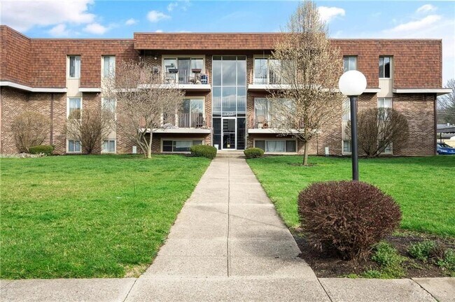Primary Photo - 1612 Mars Hill Dr