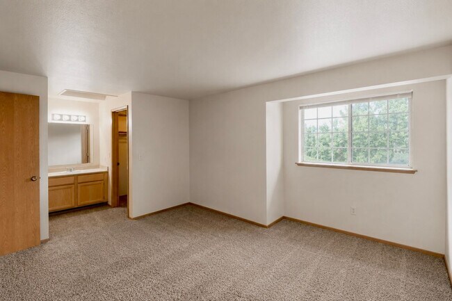 Building Photo - 1637 (TPO)