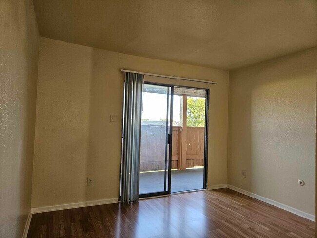 Building Photo - 8433 Hearth Dr